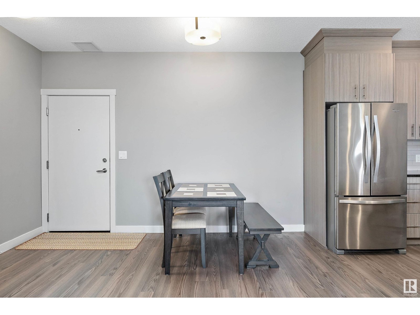 #403 2229 44 AV NW