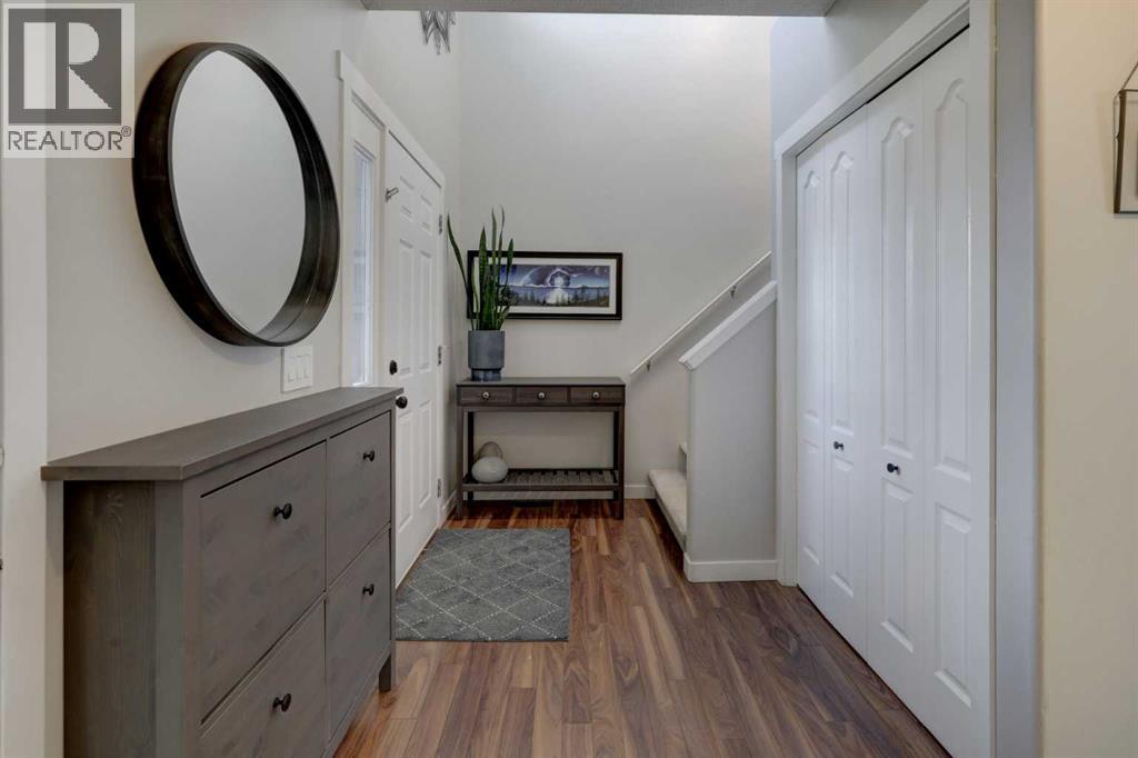 124 Stonegate Close NW