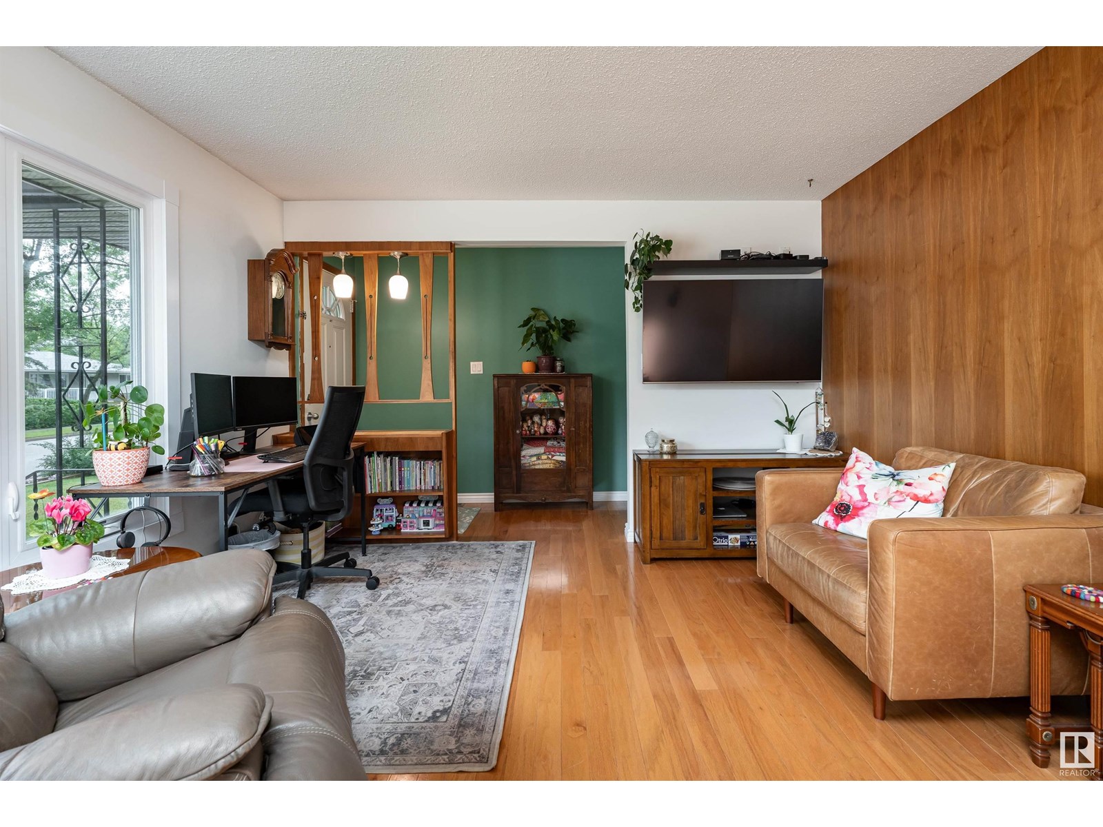 9015 96 ST