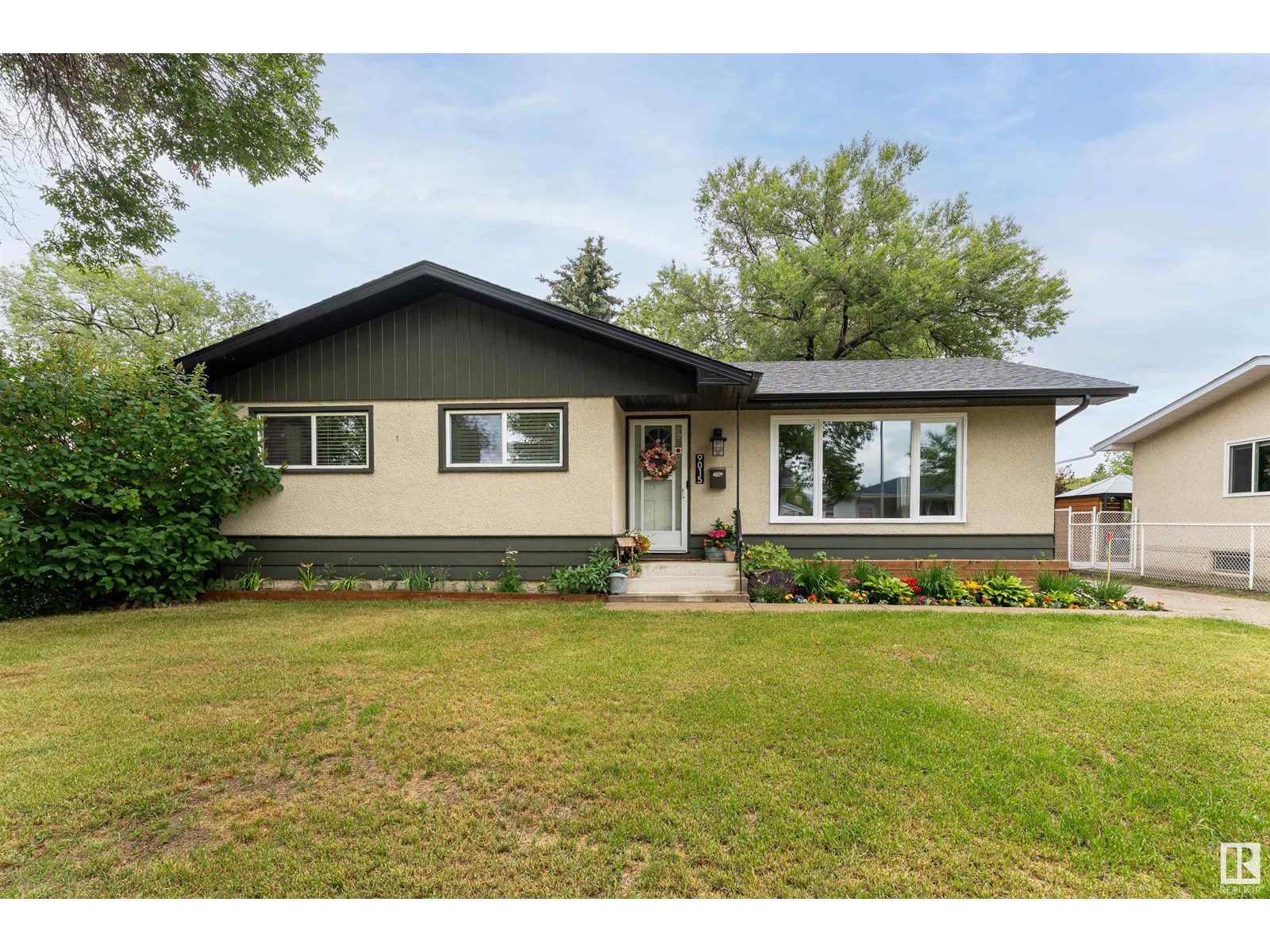 9015 96 ST