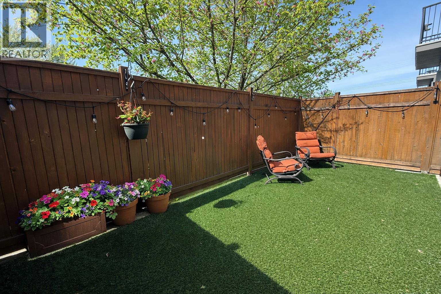 522 EDMONTON Avenue Unit# 105