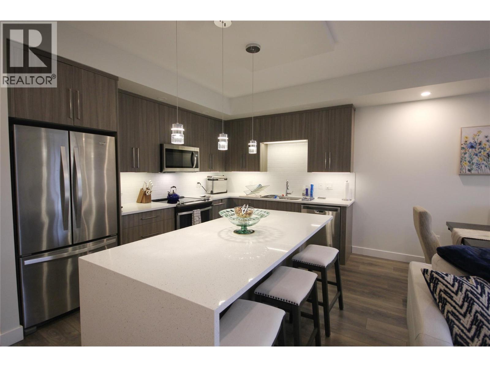 522 EDMONTON Avenue Unit# 105