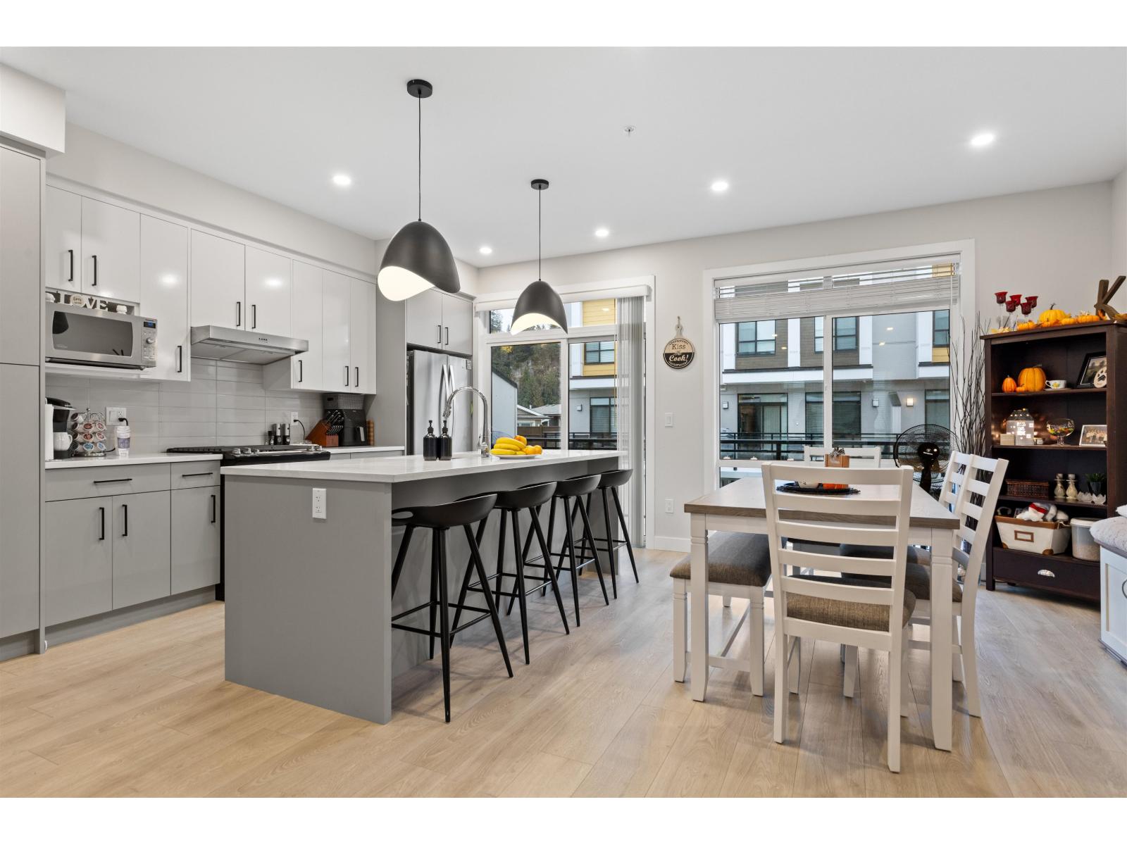 211 46150 THOMAS ROAD|Vedder Crossing