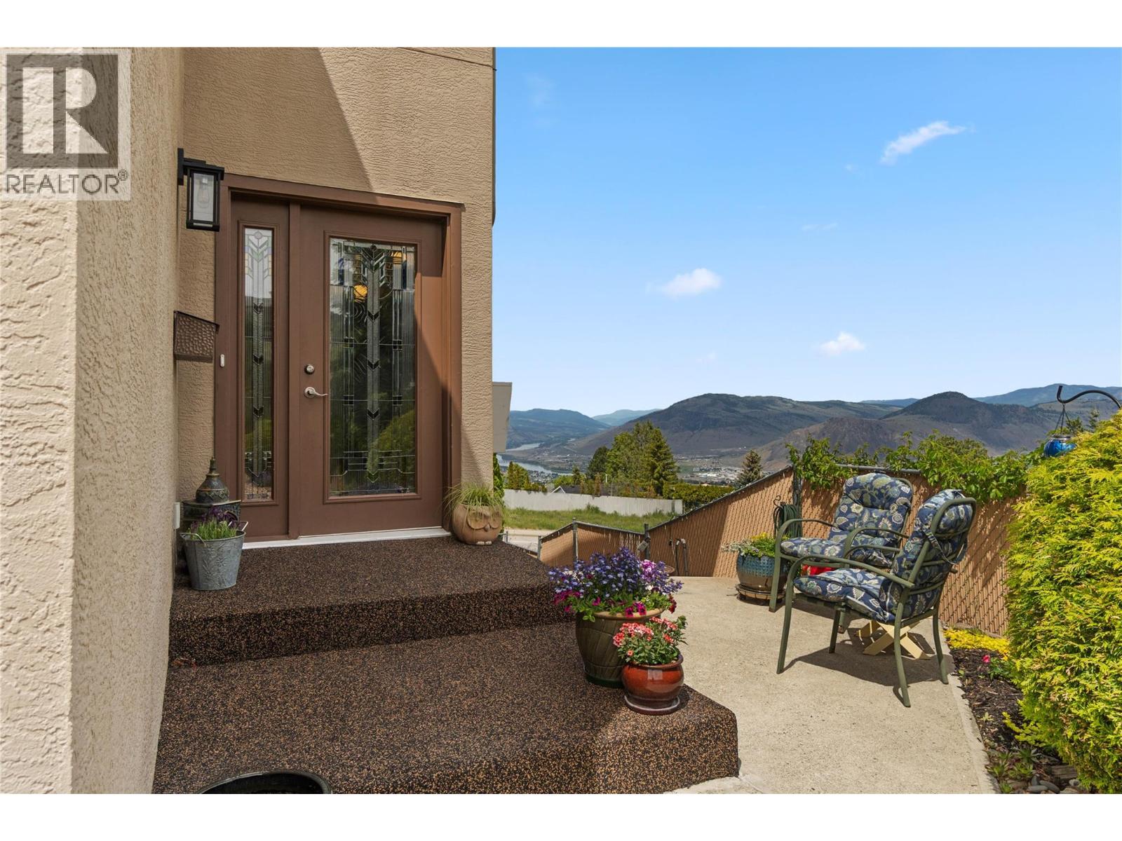 776 Dunrobin Drive Unit# 4