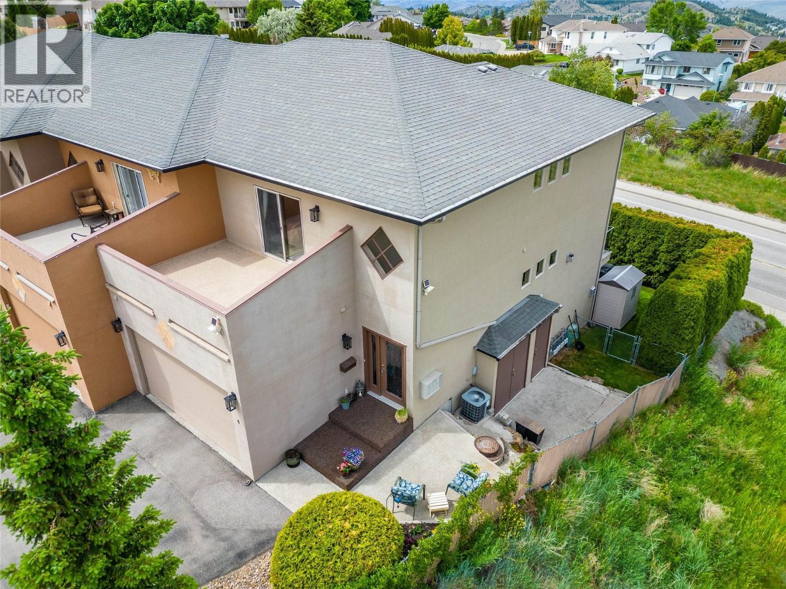 776 Dunrobin Drive Unit# 4