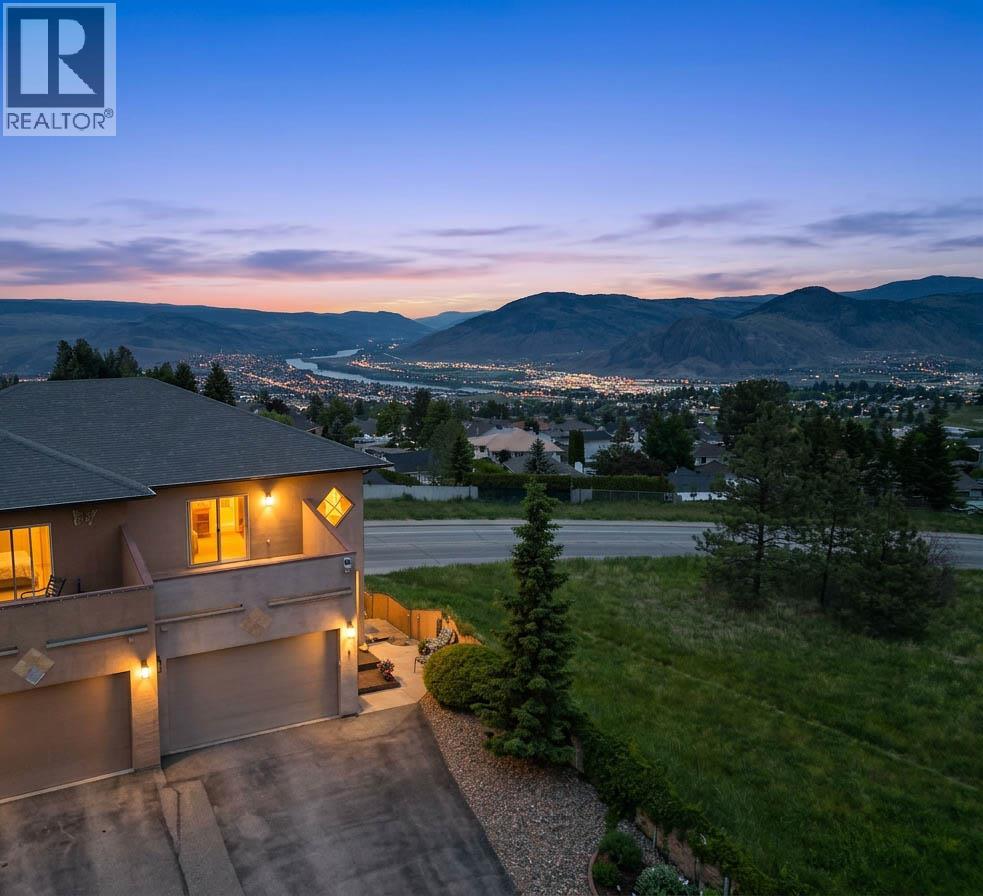 776 Dunrobin Drive Unit# 4
