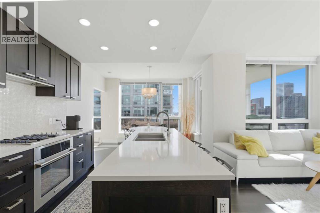 825, 222 Riverfront Avenue SW