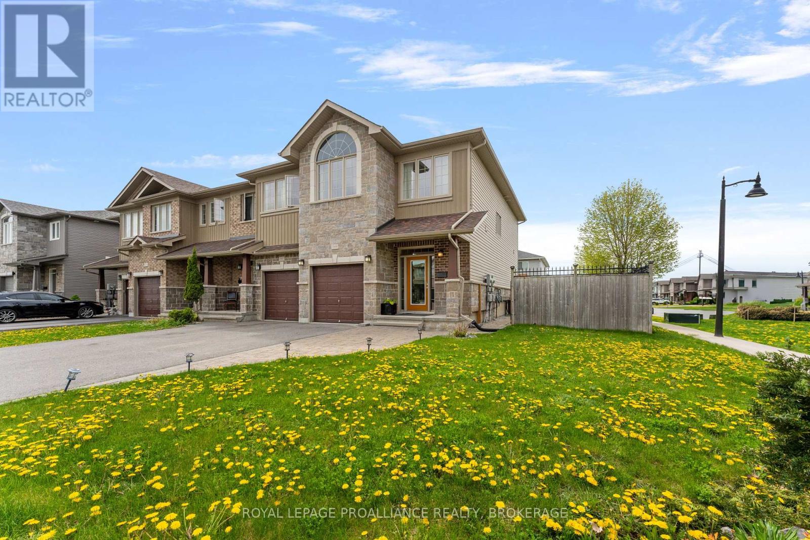 1569 DAVENPORT CRESCENT