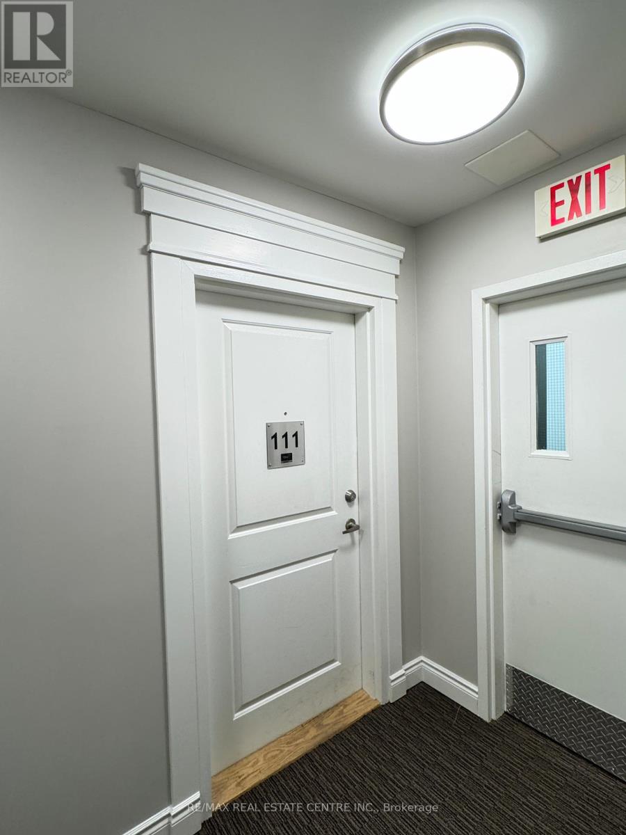 111 - 1083 GORDON STREET S