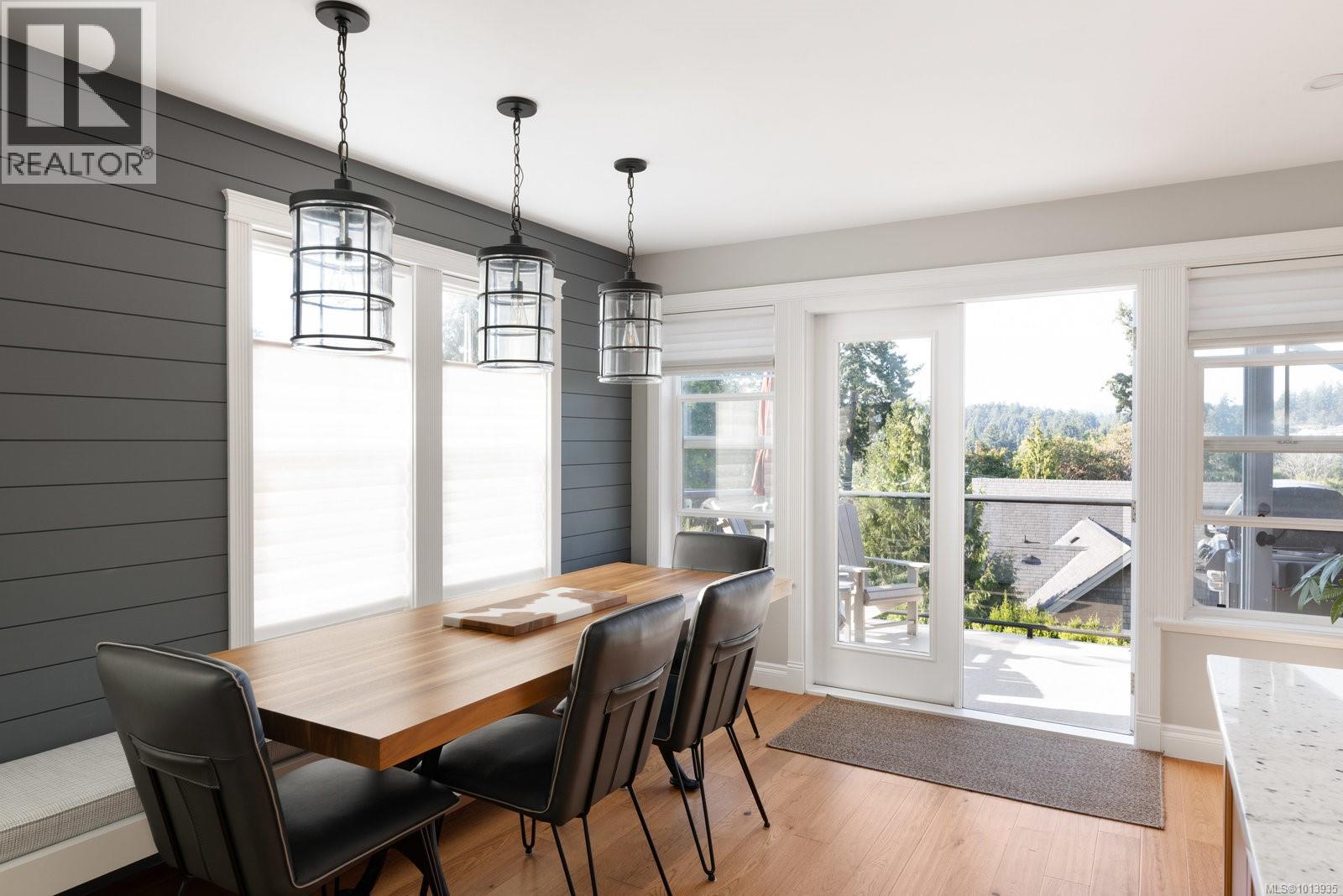 101 Gibraltar Bay Dr