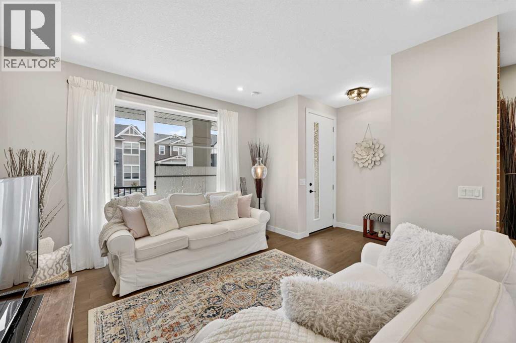 921 Cobblemore Common SW