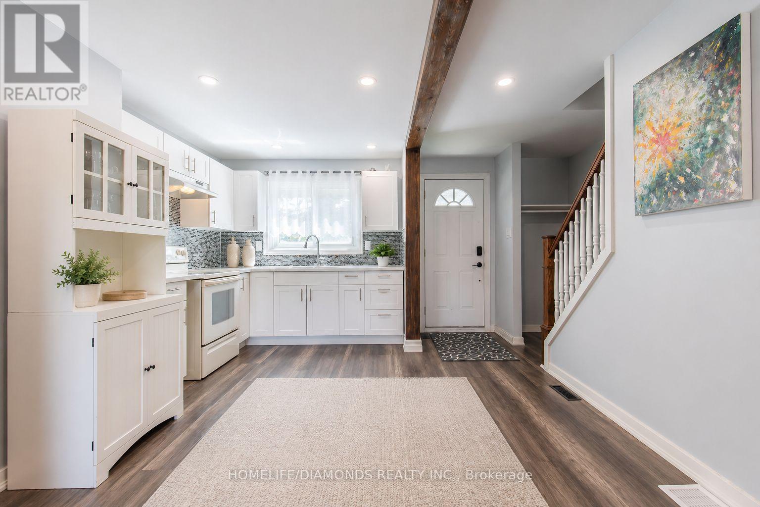 7 - 25 LINFIELD DRIVE