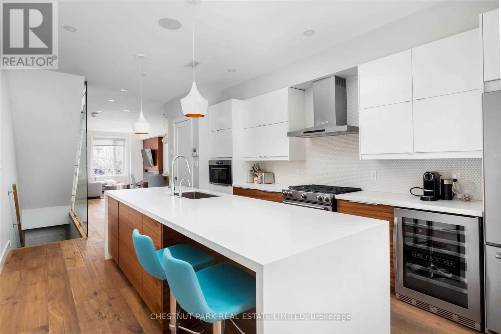 UPPER - 132 SHAW STREET