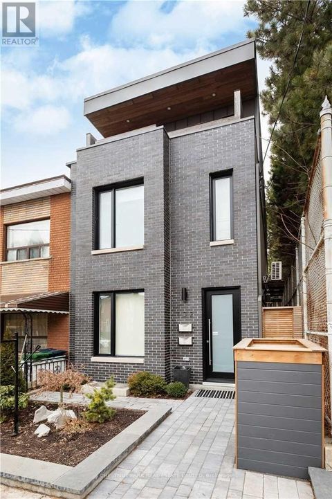 UPPER - 132 SHAW STREET Toronto (Trinity-Bellwoods) ON M6J2W5