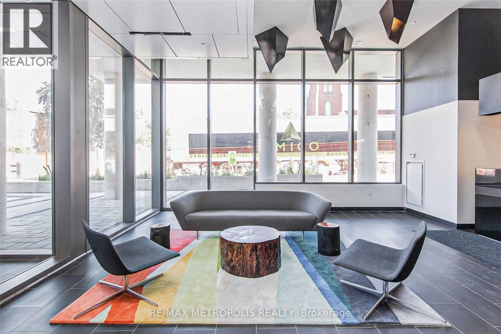 110 - 85 DUKE STREET