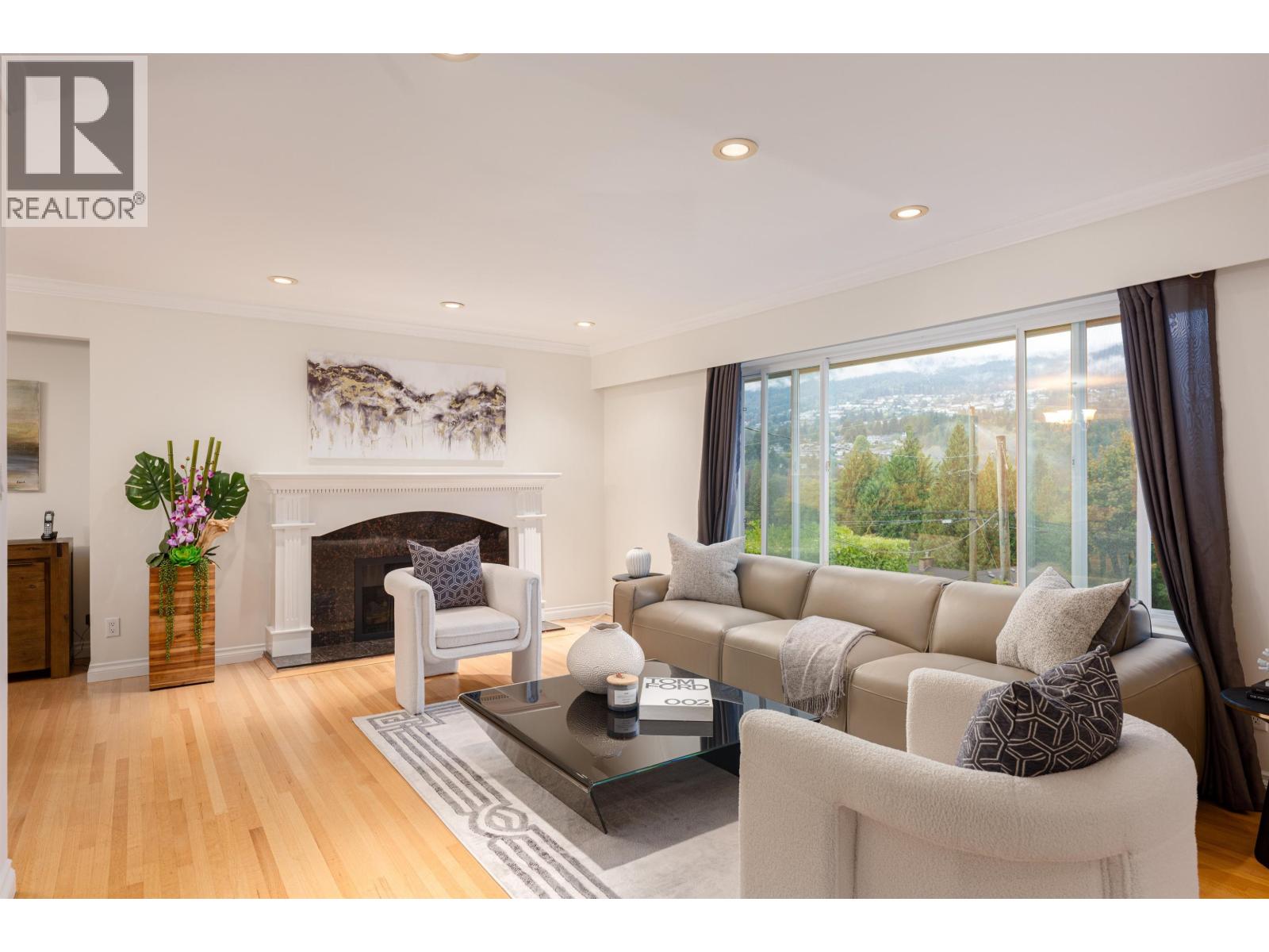 850 JEFFERSON AVENUE