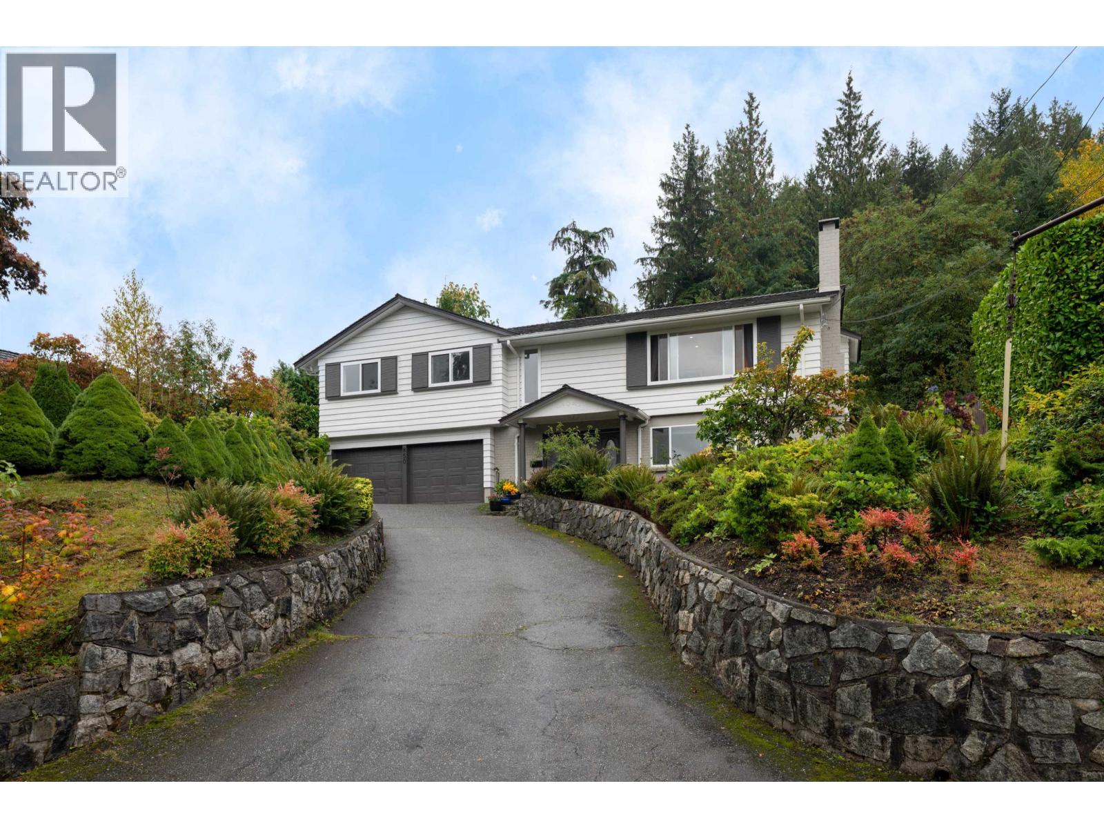 850 JEFFERSON AVENUE