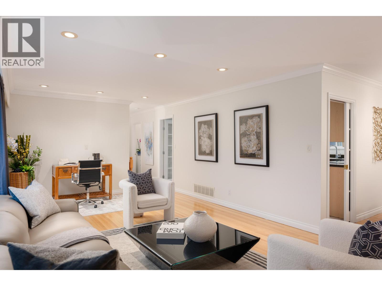 850 JEFFERSON AVENUE