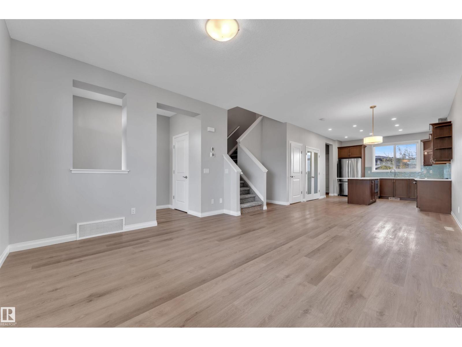 176 CHARLESWORTH DR SW