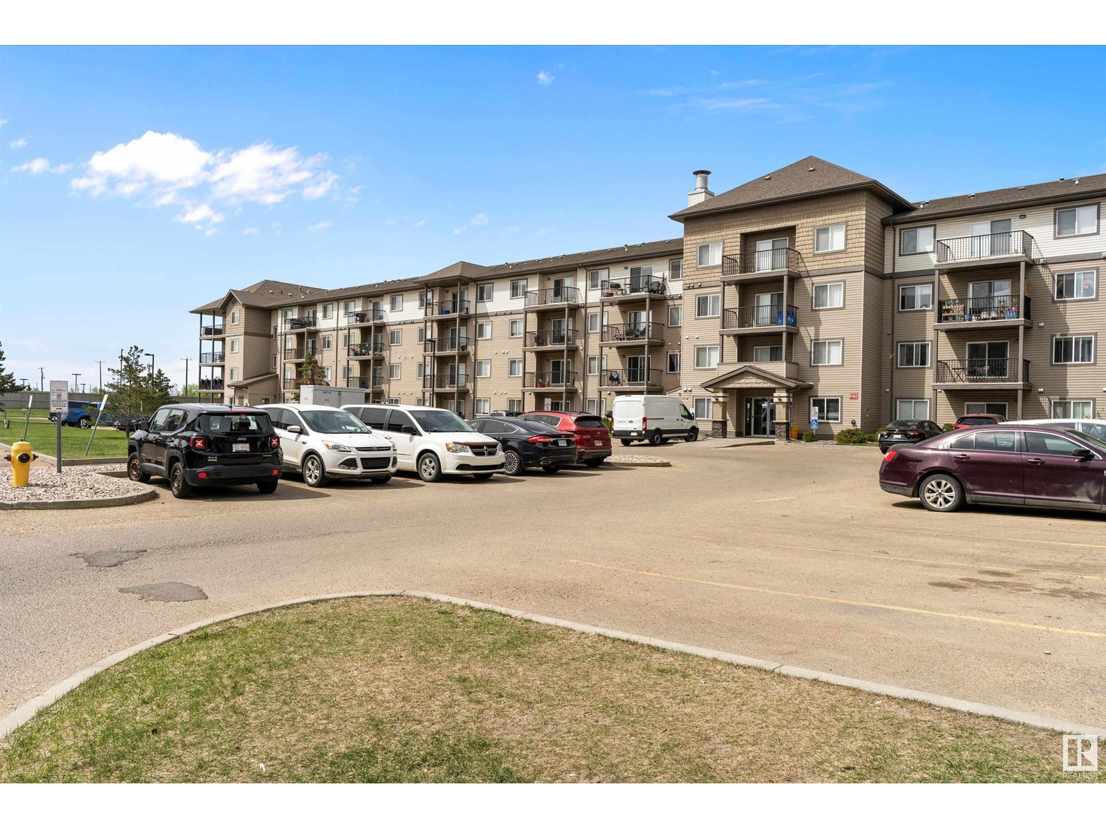 #335 301 CLAREVIEW STATTION DR NW