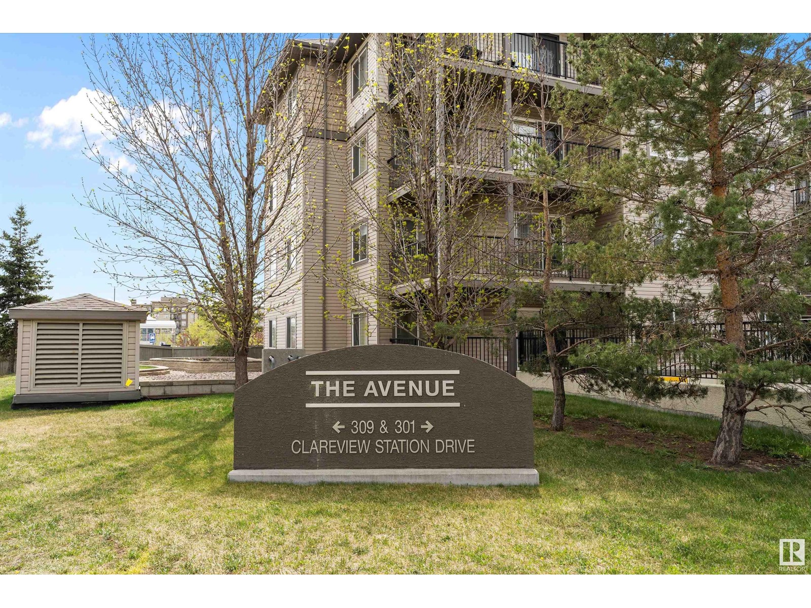 #335 301 CLAREVIEW STATTION DR NW