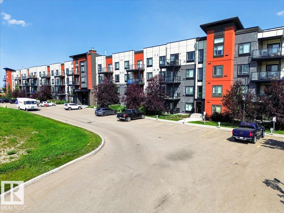 106 320 Ambleside LI SW SW