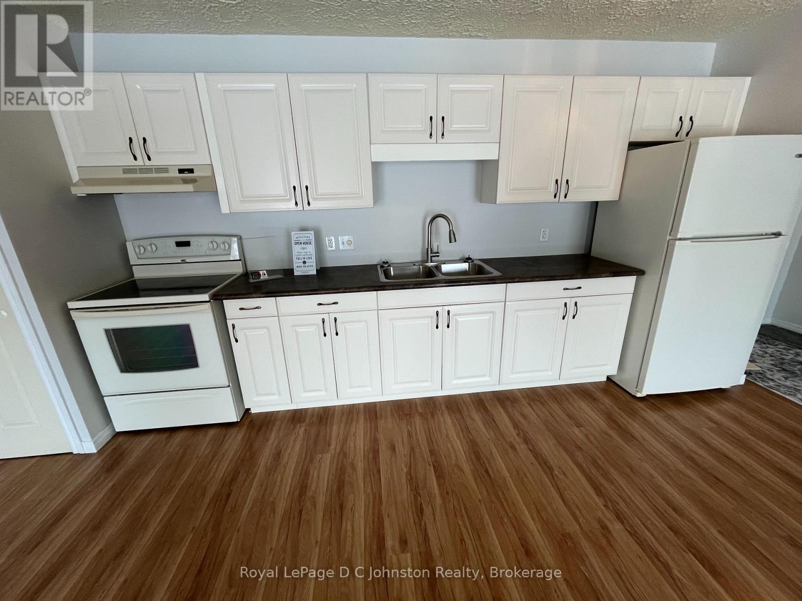 306 - 229 ADELAIDE STREET