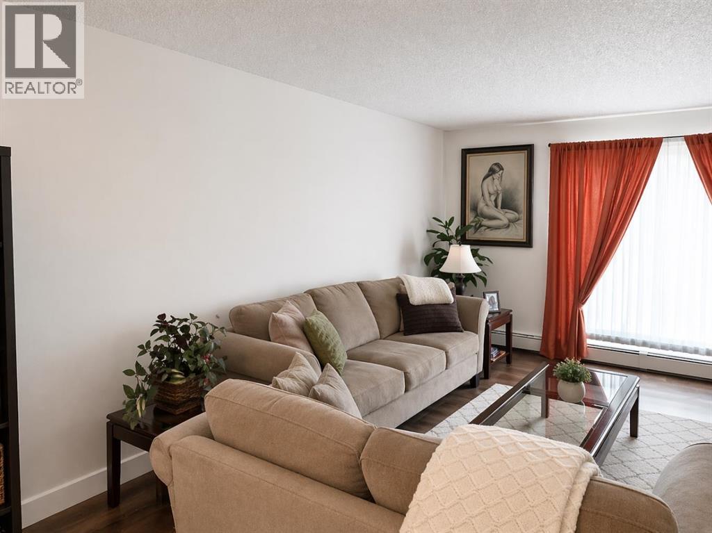 215, 723 57 Avenue SW