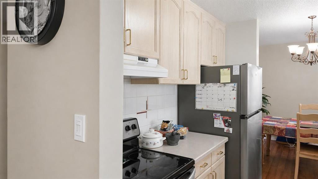 215, 723 57 Avenue SW