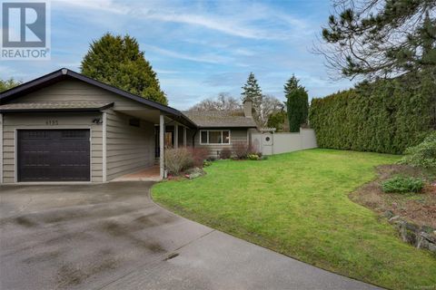 4195 Keewatin Pl Saanich BC V8X4L1