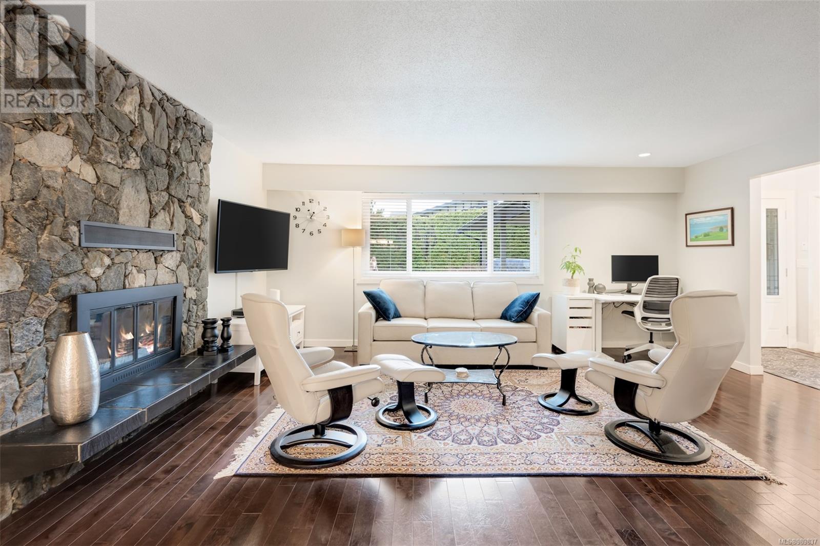 4195 Keewatin Pl