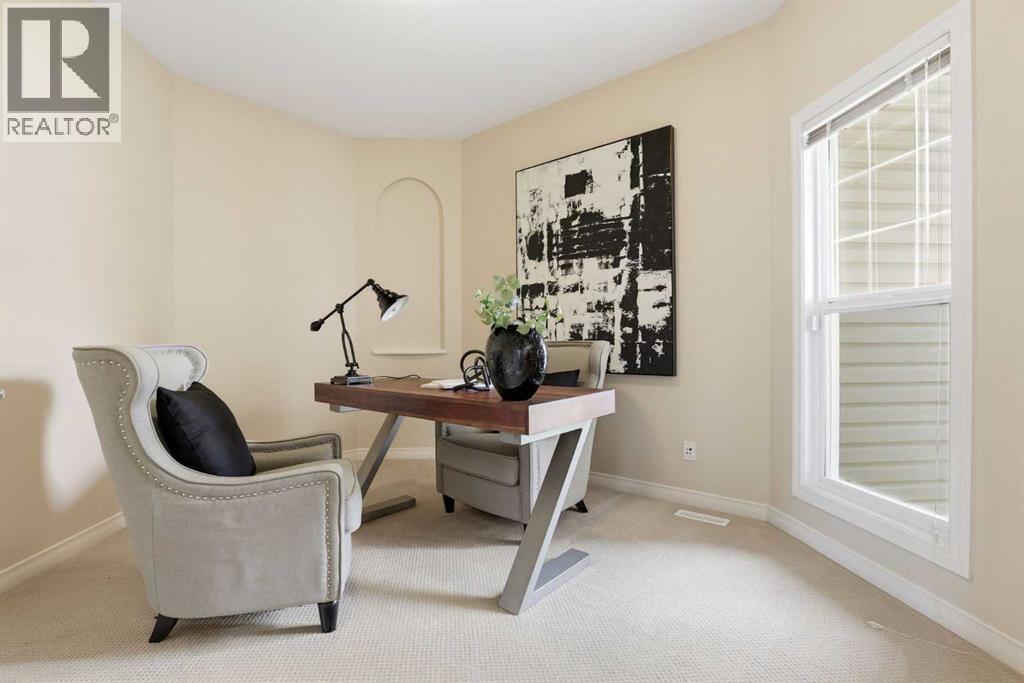 18 Drake Landing Crescent