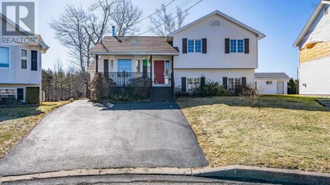 15 Handspike Court Middle Sackville NS B4E3H2