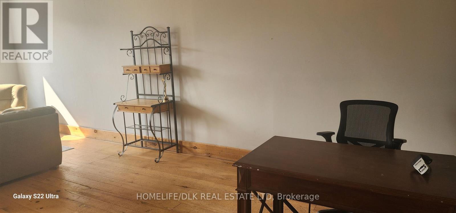 UPPER - 29 CLOTHIER STREET E