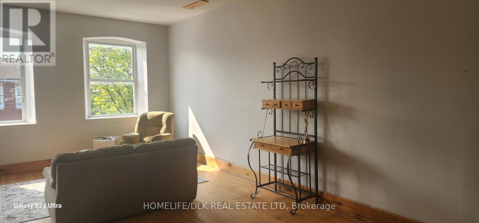 UPPER - 29 CLOTHIER STREET E