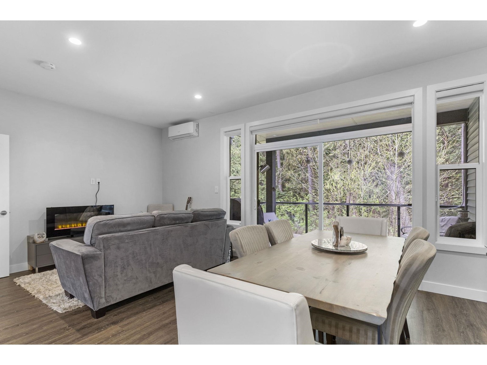 13 520 HOT SPRINGS ROAD|Harrison Hot Springs