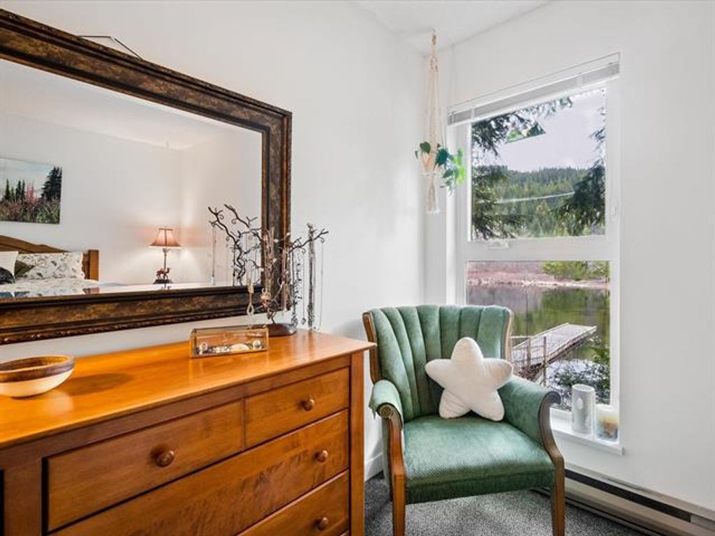 listing image 17291155947803976479