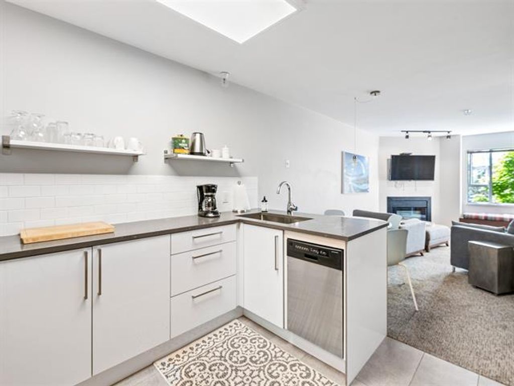 listing image 17295339206733914490