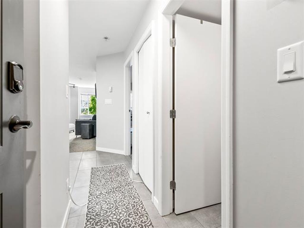 listing image 17291267177879120293