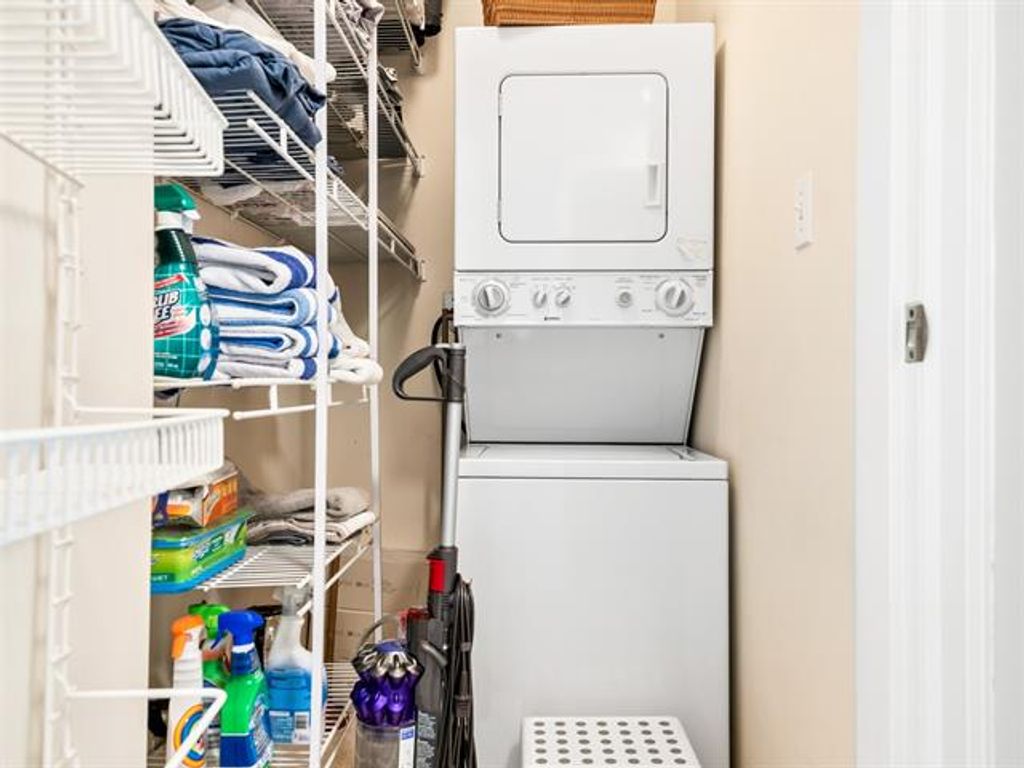 listing image 17294112173158819879