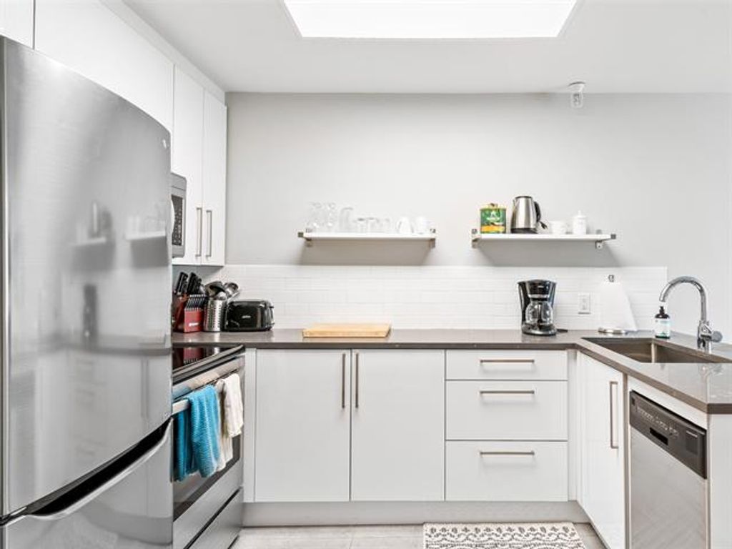 listing image 17297726959066325973