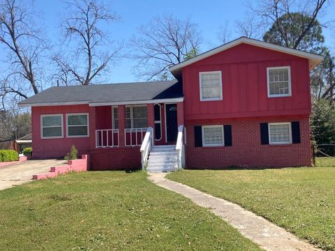 Photo of 1104 University Street, Albany, GA 31707 (MLS # 164479)