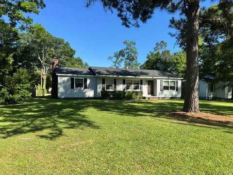 Photo of 306 Ingleside Drive S DR, Albany, GA 31707 (MLS # 169160)