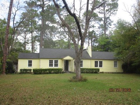 Photo of 1305 Fourth Avenue, Albany, GA 31707 (MLS # 167690)