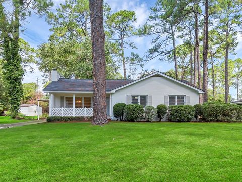 Photo of 1021 Summit Drive, Albany, GA 31707 (MLS # 166559)