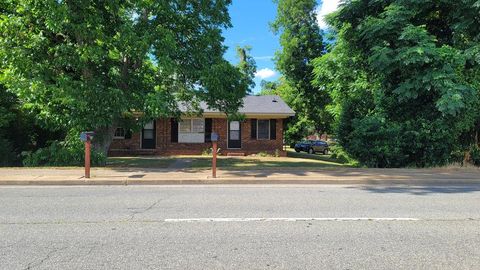 Photo of 1147 Gillionville Road, Albany, GA 31701 (MLS # 162016)