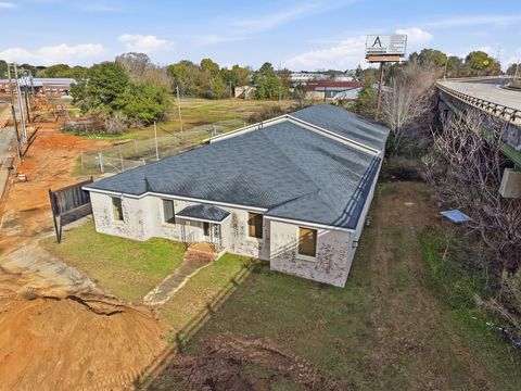 Photo of 401 Hodges Avenue, Albany, GA 31707 (MLS # 167647)