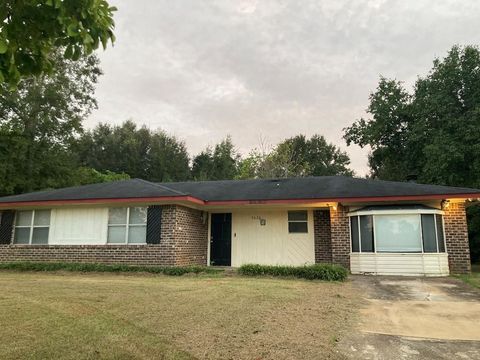 Photo of 3620 Radial Avenue, Albany, GA 31705 (MLS # 166843)