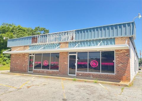Photo of 805 W Broad Avenue, Albany, GA 31701 (MLS # 169180)