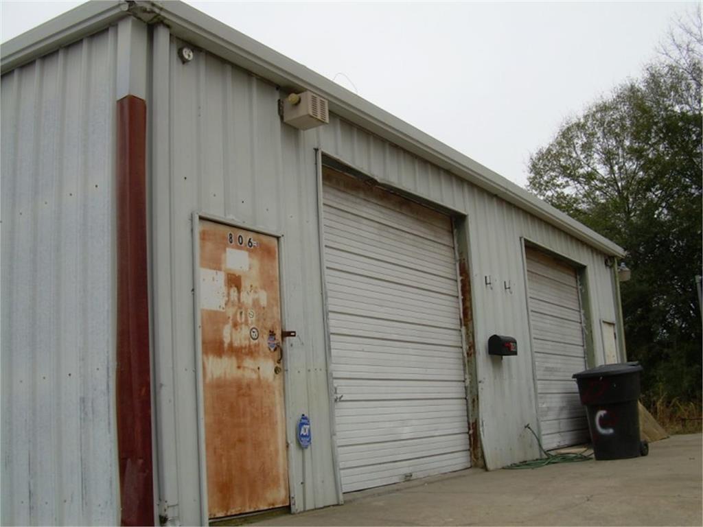805 W Broad Avenue